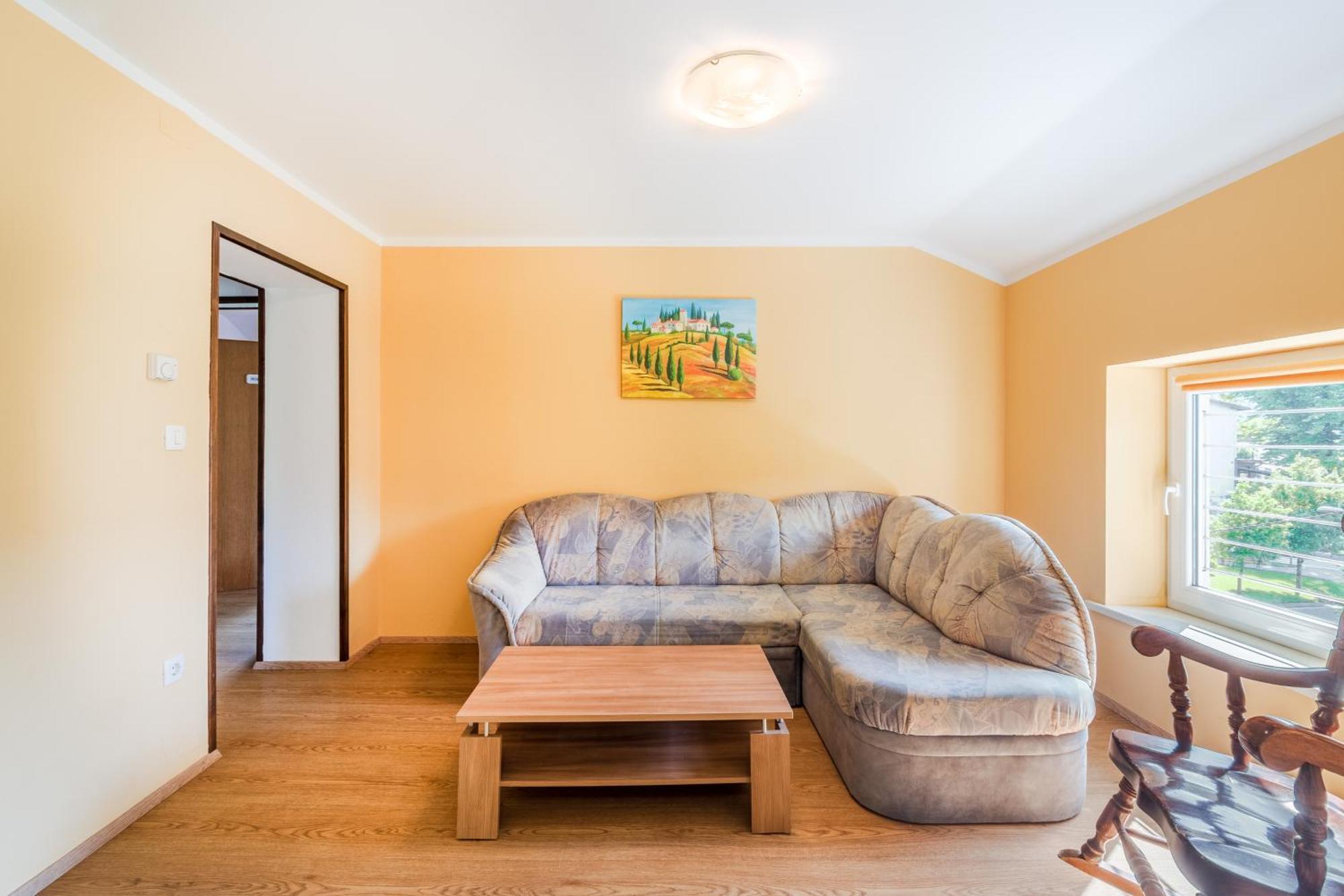 Apartments Orhideja 톨민 외부 사진